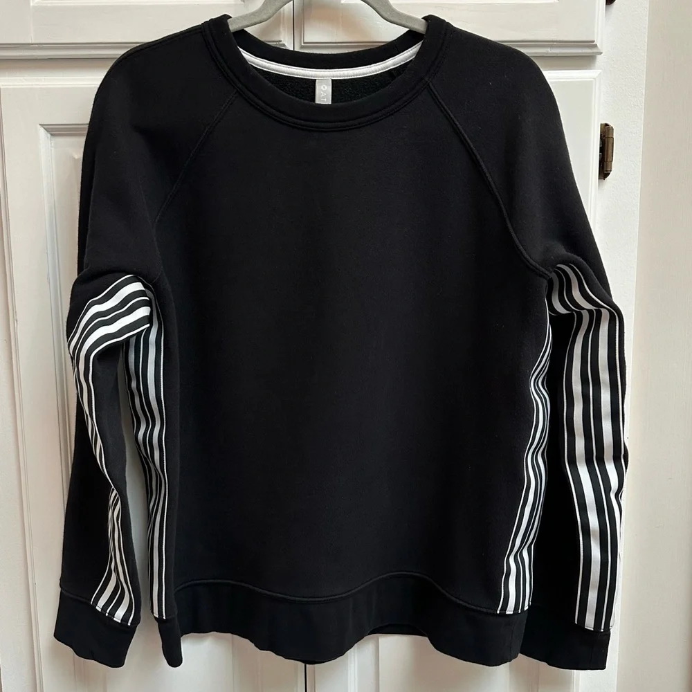 Athleta 24/7 Striped Crew Sweatshirt in Black and White Size Large Tall